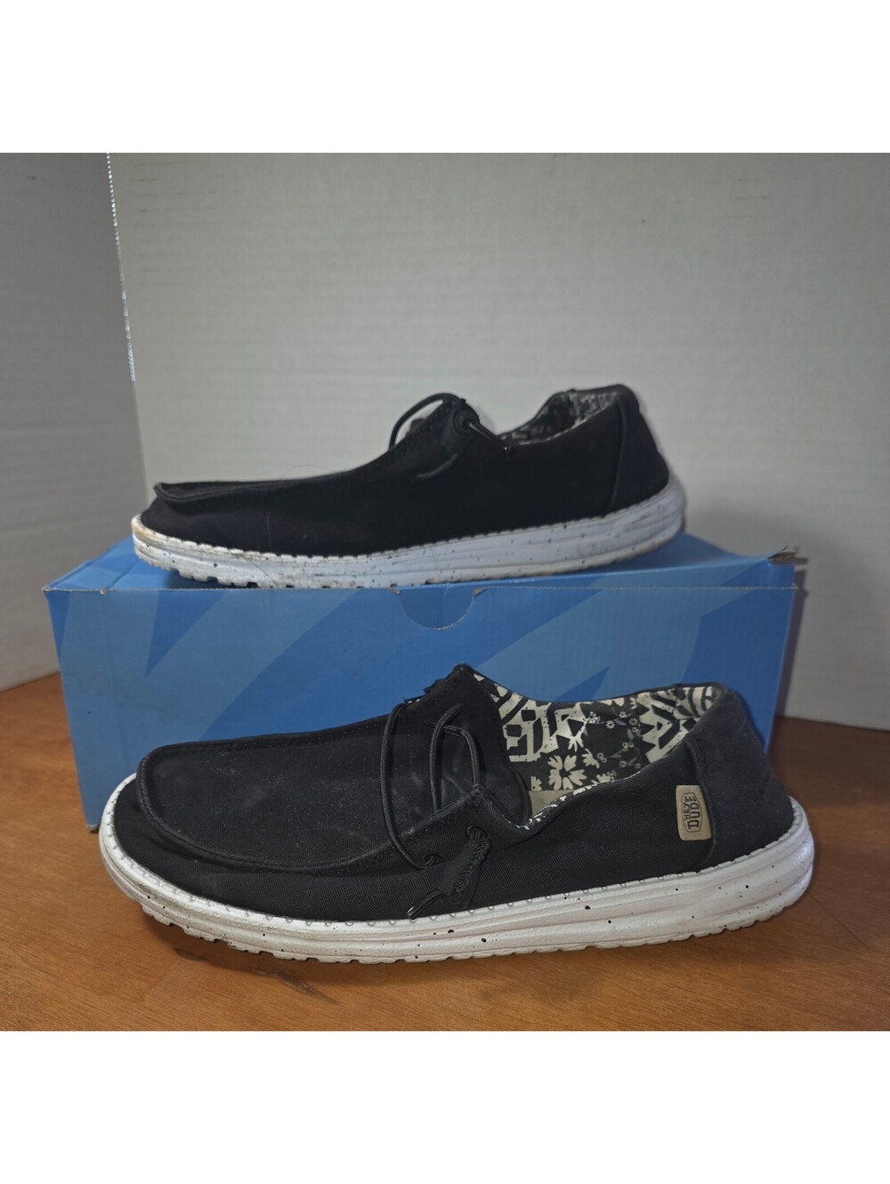 HEYDUDE women's Wendy basic black slip-on loafer size 8